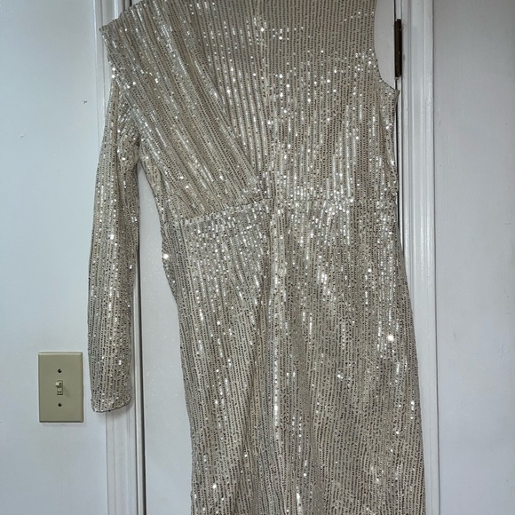 Mesh one shoulder sequins wrap dress - Picture 5 of 10